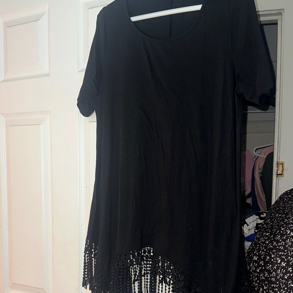 BLOOMCHIC Elegant Black Lace Hem Women's Top